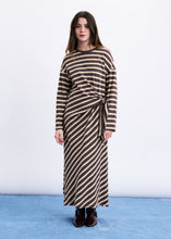 Load image into Gallery viewer, FRNCH - Kleid Mio in Marron Glace
