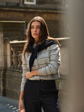 Load image into Gallery viewer, YAYA - Strick-Cardigan mit Streifen und Kordelzug in Medium Grey Melange
