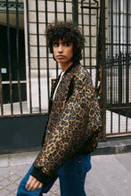 Load image into Gallery viewer, FRNCH Paris - Jacke / Bomberjacke Rita Leopard
