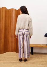 Lade das Bild in den Galerie-Viewer, FRNCH - Hose Austen lila Streifen
