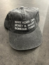 Lade das Bild in den Galerie-Viewer, Love Gang - Cap Make your own Money in Jeans Grau
