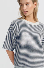 Lade das Bild in den Galerie-Viewer, YAYA - flauschiger Pullover Streifen Off white
