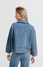 Lade das Bild in den Galerie-Viewer, YAYA - Jeansjacke Oversize Blue denim
