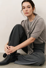 Lade das Bild in den Galerie-Viewer, YAYA - Pullover mit Schaldetail Brownish Grey

