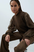 Load image into Gallery viewer, YAYA - Pullover mit Rüschenärmeln in Slate Black Brown
