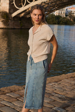 Lade das Bild in den Galerie-Viewer, YAYA - Denim-Midirock mit Gürtel und Schlitz in Mid Blue Denim
