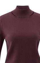 Lade das Bild in den Galerie-Viewer, YAYA - Feinstrick Pullover mit Cutouts am Kragen in Fudge Purple
