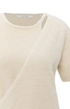 Load image into Gallery viewer, YAYA - flauschiger Pullover in Wickeloptik Chalk White
