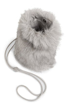 Lade das Bild in den Galerie-Viewer, YAYA - flausige Telefon Tasche mit Schnur light grey
