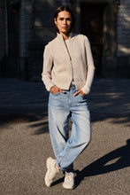 Lade das Bild in den Galerie-Viewer, YAYA - Jeans mit hohem Bund, lockerer Passform in Blue Denim
