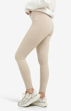 Lade das Bild in den Galerie-Viewer, YAYA- Basic Leggings mit hohen Bund in Oxford Tan Brown
