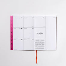 Lade das Bild in den Galerie-Viewer, Candrakala - Mondkalender 2027 in Supernova Pink
