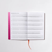 Lade das Bild in den Galerie-Viewer, Candrakala - Mondkalender 2027 in Supernova Pink
