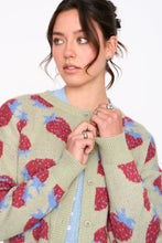 Lade das Bild in den Galerie-Viewer, 24colors - Cardigan Erdbeeren Muster
