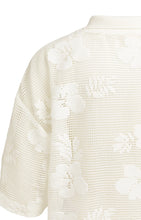 Load image into Gallery viewer, YAYA- Häkeljacke mit Blumenmuster und kurzen Ärmeln in beige
