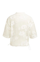 Load image into Gallery viewer, YAYA- Häkeljacke mit Blumenmuster und kurzen Ärmeln in beige
