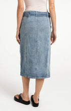 Lade das Bild in den Galerie-Viewer, YAYA - Denim-Midirock mit Gürtel und Schlitz in Mid Blue Denim
