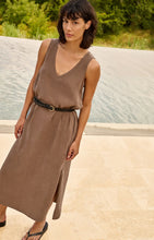 Lade das Bild in den Galerie-Viewer, YAYA- Kleid in Knitteroptik in Washed brown
