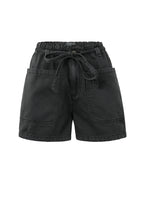 Load image into Gallery viewer, YAYA - Shorts mit hohem Bund und Gürtel washed black
