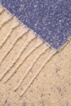 Lade das Bild in den Galerie-Viewer, ICHI - Schal Larni in Patriot Blue
