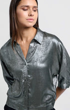 Load image into Gallery viewer, YAYA - Bluse in Metallic Optik Dark metal Grey
