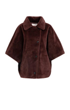Load image into Gallery viewer, YAYA - Oversize-Wendejacke aus Fellimitat in Bitter Chocolate Red
