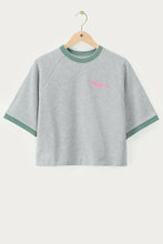 Lade das Bild in den Galerie-Viewer, MY Jewellery - Graues kurzärmeliges Sweatshirt "Club Amour"
