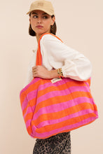 Lade das Bild in den Galerie-Viewer, MY Jewellery - Pink-orange gestreifter Shopper
