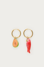Lade das Bild in den Galerie-Viewer, MY Jewellery - Tropical Ohrringe mit Papaya und Papagei
