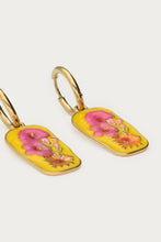 Lade das Bild in den Galerie-Viewer, MY Jewellery - Tropical Creolen mit gelbem Anhänger und Blumen
