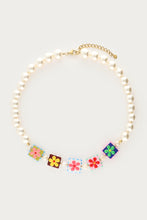 Lade das Bild in den Galerie-Viewer, MY Jewellery - Tropical Kette mit Kunstperlen und viereckige Blumen
