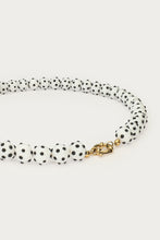 Lade das Bild in den Galerie-Viewer, MY Jewllery - Tropical weiße Perlenkette mit Polka Dots
