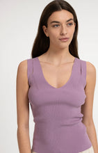 Lade das Bild in den Galerie-Viewer, YAYA - geripptes Top in lavender mist purple
