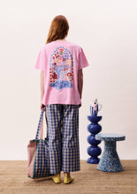 Lade das Bild in den Galerie-Viewer, FRNCH - Shirt Nymphaea mit Print in Pink
