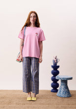 Lade das Bild in den Galerie-Viewer, FRNCH - Shirt Nymphaea mit Print in Pink
