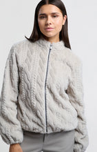 Load image into Gallery viewer, YAYA- Kurze Jacke mit Zopfmuster Medium Grey
