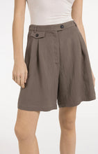 Lade das Bild in den Galerie-Viewer, YAYA - Bermuda Shorts in washed brown
