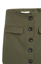 Load image into Gallery viewer, YAYA - Skorts aus Webstoff mit Taschen und Knöpfen in Army green
