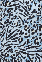 Lade das Bild in den Galerie-Viewer, ICHI - Shirt Little Boy Blue Leo (EcoVero)
