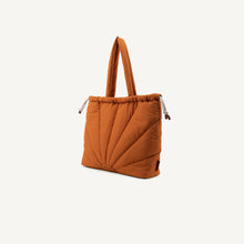 Lade das Bild in den Galerie-Viewer, The sticky sis club - Tote Bag Croissant Brown

